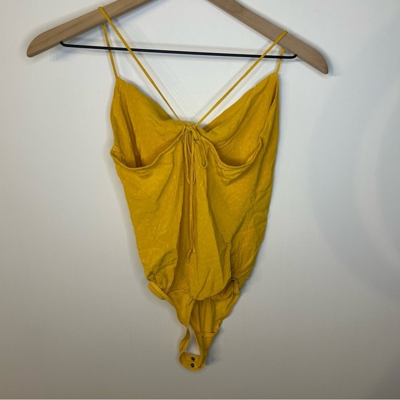 Abercrombie & Fitch Sleeveless Yellow-Gold Cowl Neck Bodysuit, Size Small - Picture 5 of 9